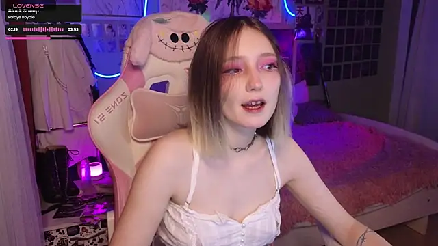 Evie Ro online show from October 17, 2025, 8:54 pm