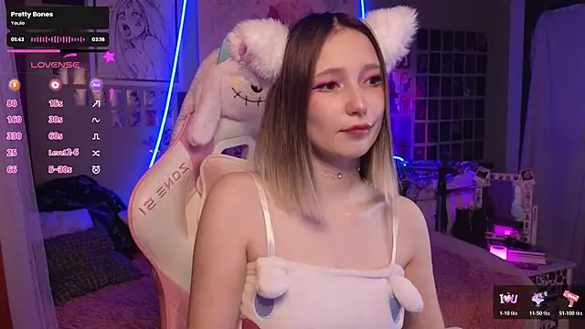 Evie Ro online show from November 8, 2025, 8:56 pm