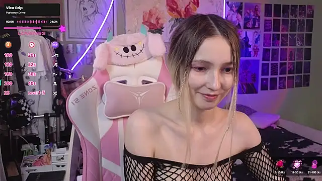 Evie Ro online show from March 3, 2025, 10:38 am