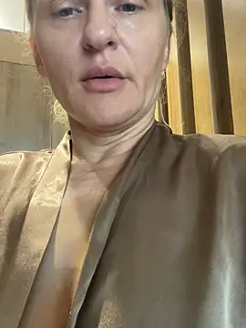 Snapshot of mommy_nadin chatting on July 1, 2026, 6:58 am mommy nadin online show from July 1, 2026, 6:58 am