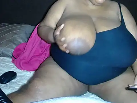 Snapshot of CandyBoobsXx chatting on May 14, 2026, 7:55 pm CandyBoobsXx online show from May 14, 2026, 7:55 pm