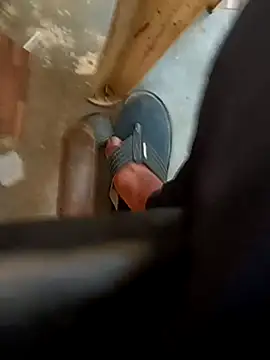 u wan me online show from October 7, 2025, 4:35 am