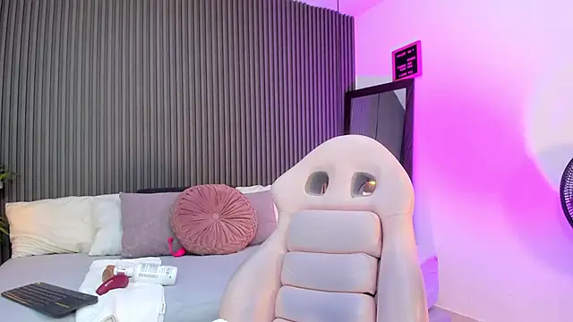 pervert lizza online show from February 8, 2026, 12:14 pm