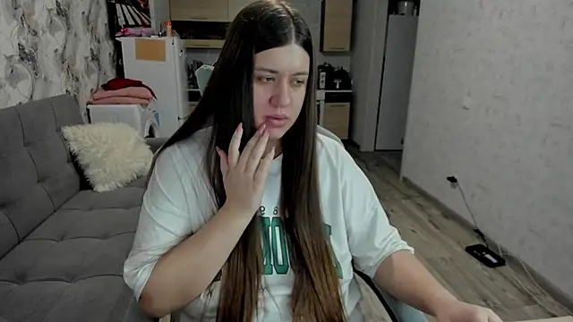 Lis Kollen online show from December 1, 2025, 1:45 pm