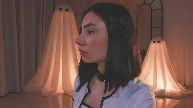 AmyArmstrong online show from October 17, 2025, 12:47 am