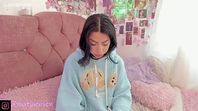 Snapshot of natalie_jaensen chatting on March 14, 2025, 1:46 pm natalie jaensen online show from March 14, 2025, 1:46 pm