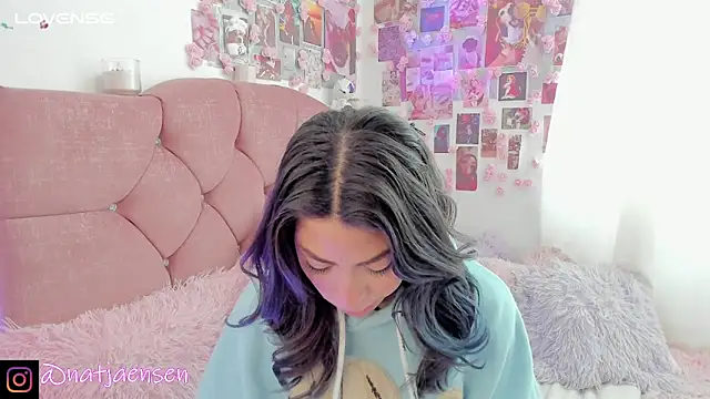 Snapshot of natalie_jaensen chatting on March 14, 2025, 5:57 pm natalie jaensen online show from March 14, 2025, 5:57 pm