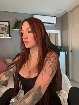 DaniDusan  online show from April 14, 2026, 5:07 pm