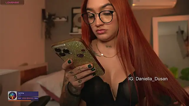 DaniDusan  online show from January 3, 2025, 9:47 pm