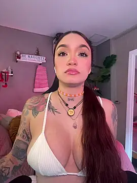 DaniDusan  online show from December 22, 2025, 8:42 pm