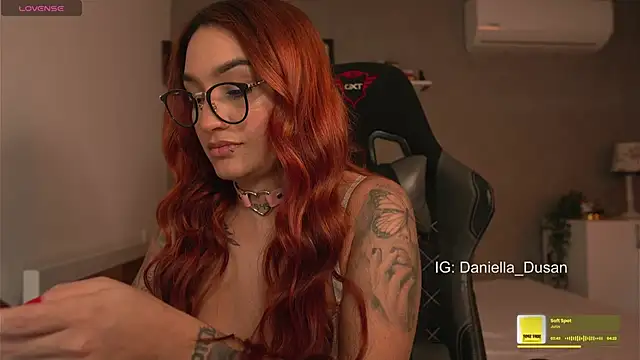 DaniDusan  online show from January 28, 2025, 5:35 pm