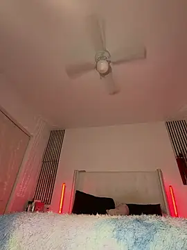 Ash satisfying orgasm online show from May 24, 2026, 3:39 am