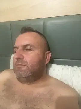 Snapshot of andres1925 chatting on August 1, 2026, 2:09 am andres1925 online show from August 1, 2026, 2:09 am