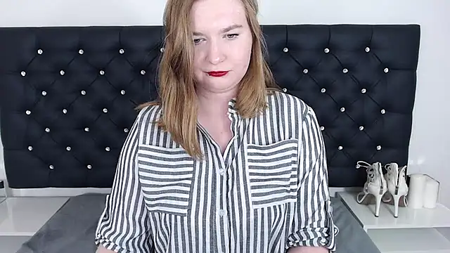 LaraDream online show from March 19, 2025, 12:59 am