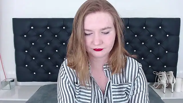 LaraDream online show from March 19, 2025, 8:11 pm