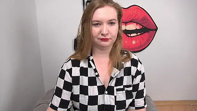 LaraDream online show from October 4, 2025, 1:12 pm