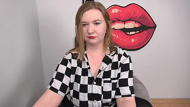 LaraDream online show from October 7, 2025, 2:29 pm