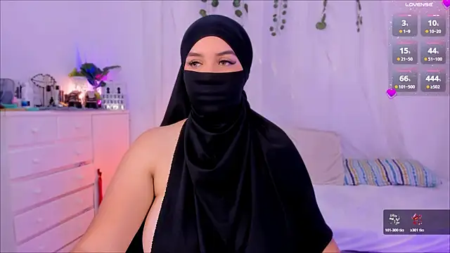 Snapshot of KeishaDanger_ chatting on May 18, 2026, 12:32 pm KeishaDanger online show from May 18, 2026, 12:32 pm