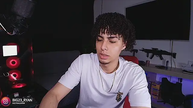 bigryann23 online show from March 16, 2025, 2:10 am