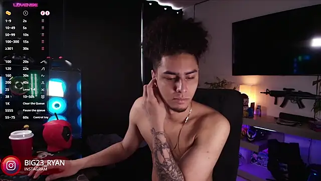 bigryann23 online show from January 5, 2025, 9:25 pm