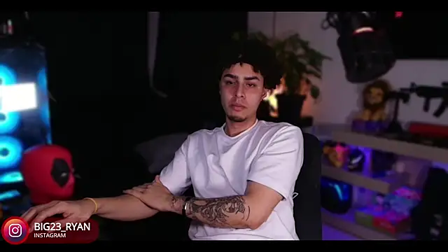 bigryann23 online show from January 19, 2025, 12:59 am